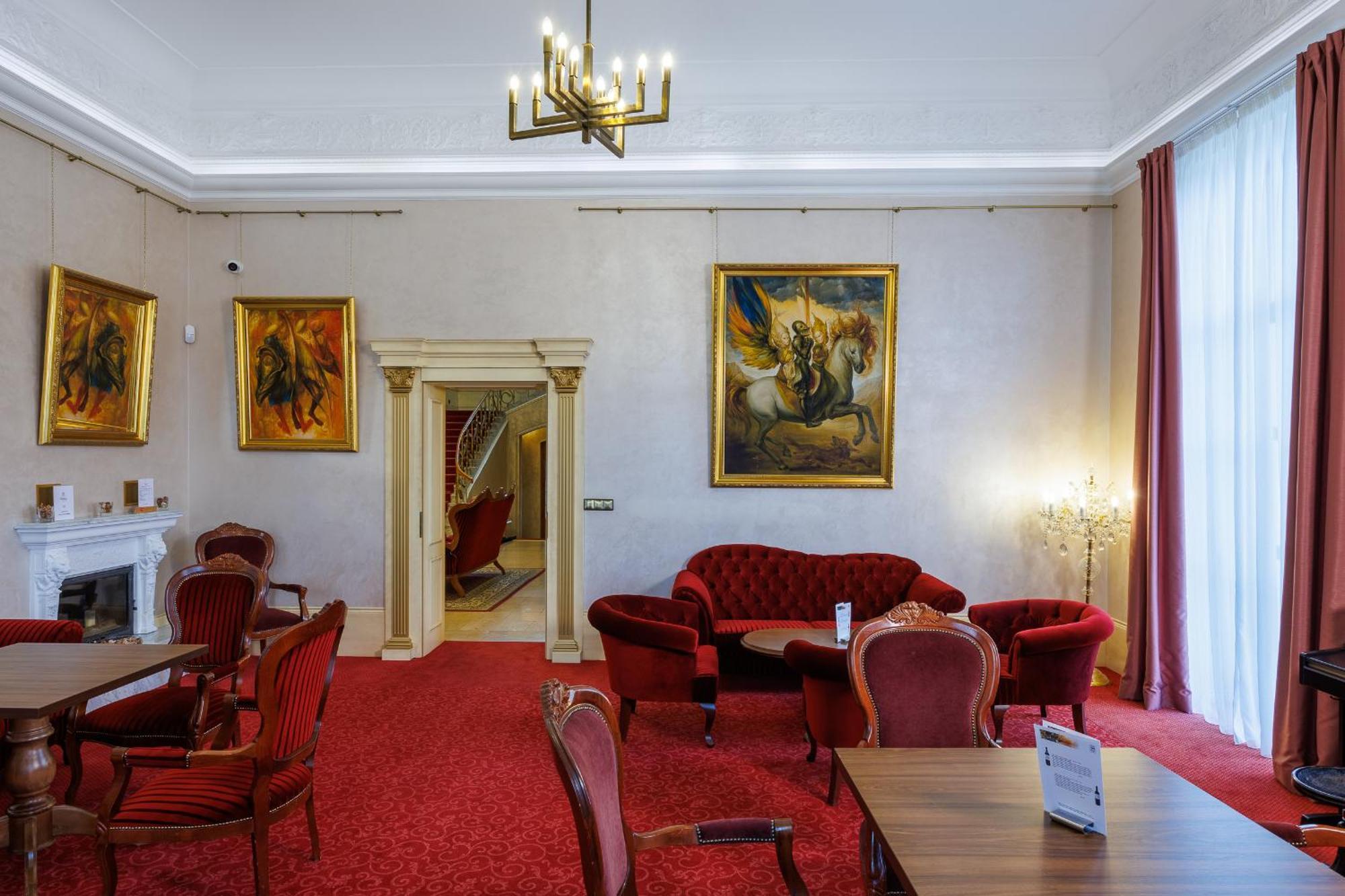 Hotel U Zámečku Cihelny KLV Exterior foto