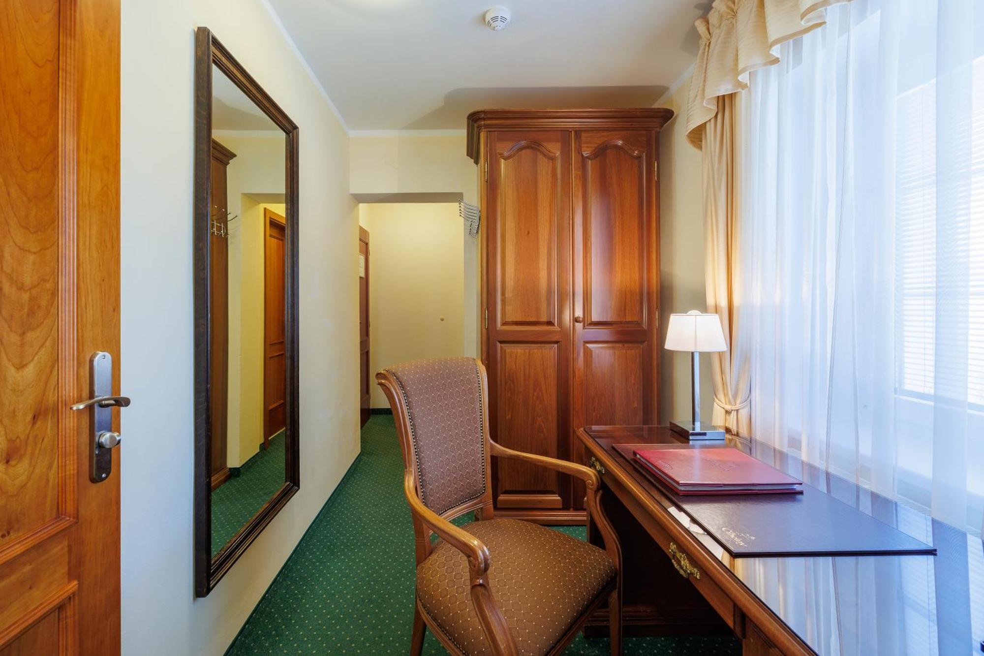 Hotel U Zámečku Cihelny KLV Exterior foto